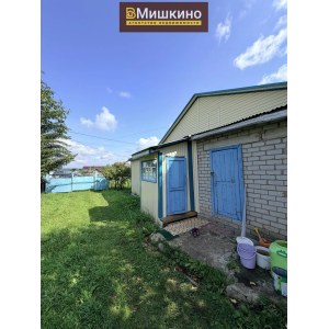 Продаётся квартира в двухквартирном доме в селе Мишкино